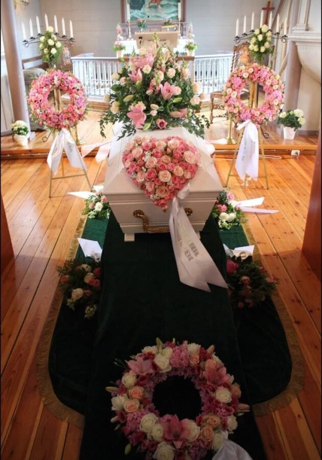 Funeral roses - Image 4